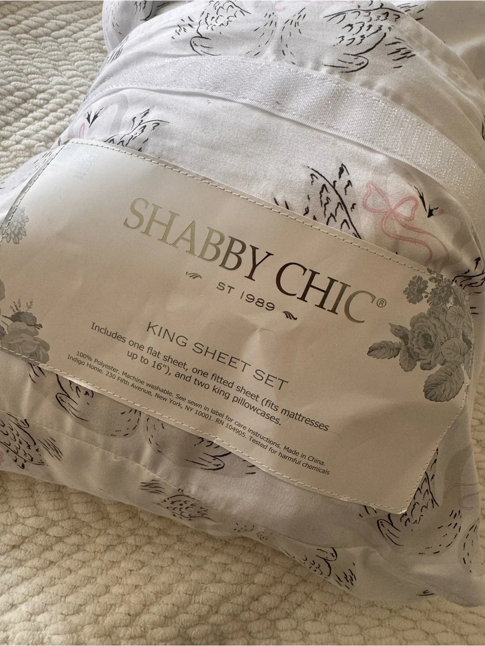 🩷🤍Shabby Chic White Sheet Set with Black Sketch love swans with Pink bows - King